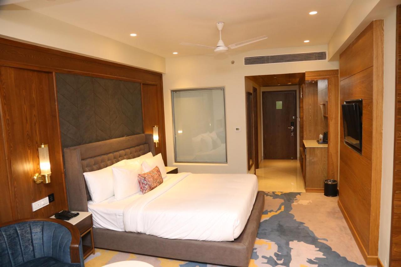Dreamz Inn & Suites Zirakpur Εξωτερικό φωτογραφία